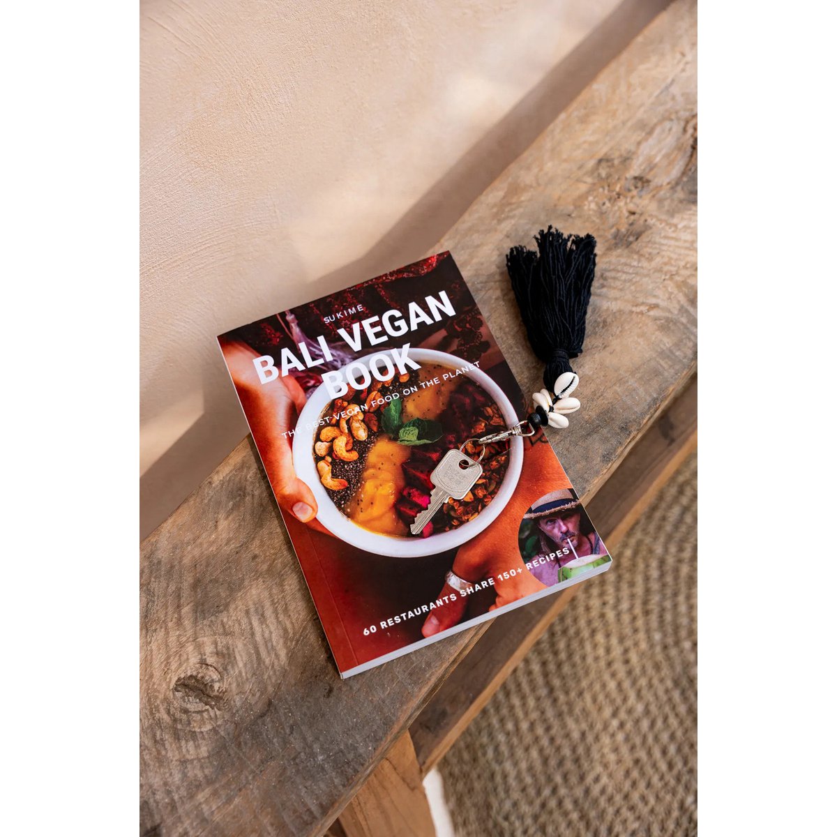 The Cowrie Tassel Keychain - Zwart