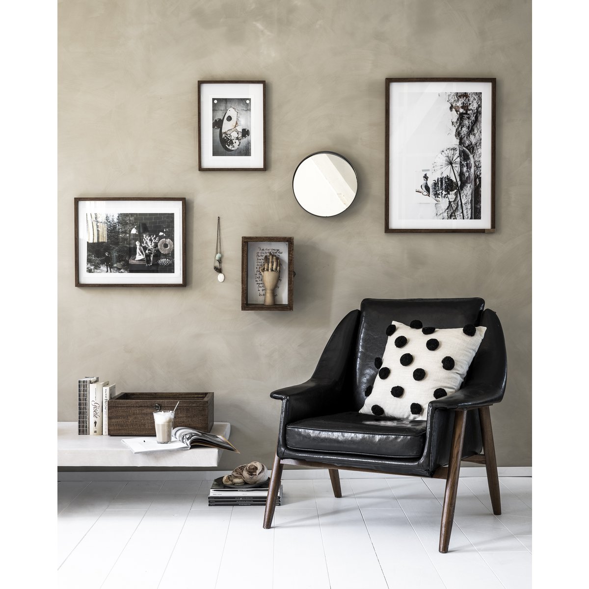 Mirror Round Deep Black 30cm