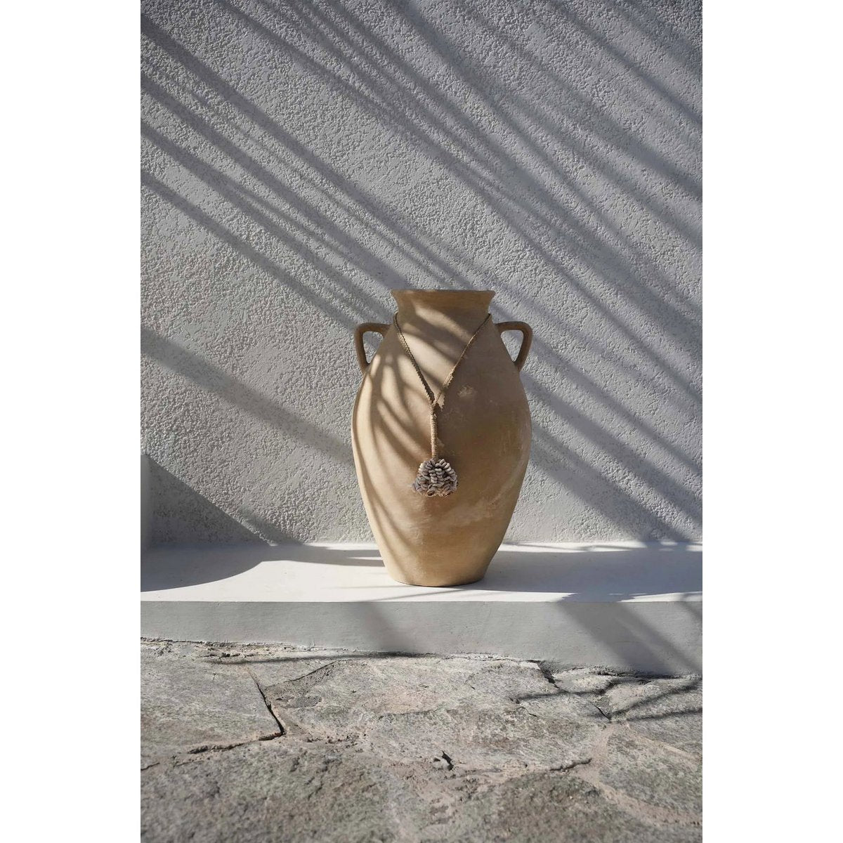 The Door Shell Cowrie Tassel - Naturel