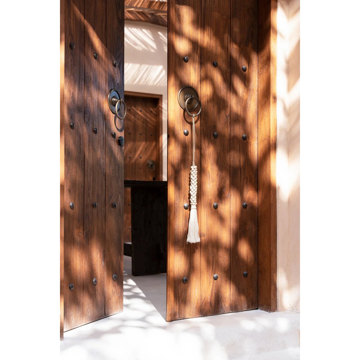 De Houten Kralen met Katoenen Kwastje - Natuurlijk Wit