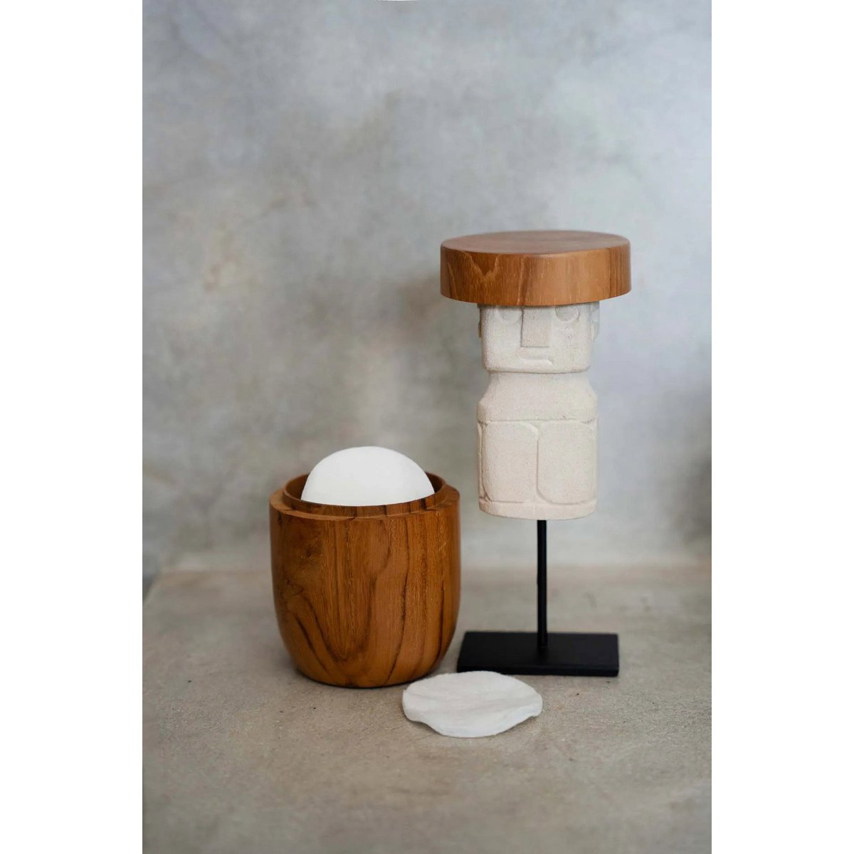 De Sumba-man op standaard