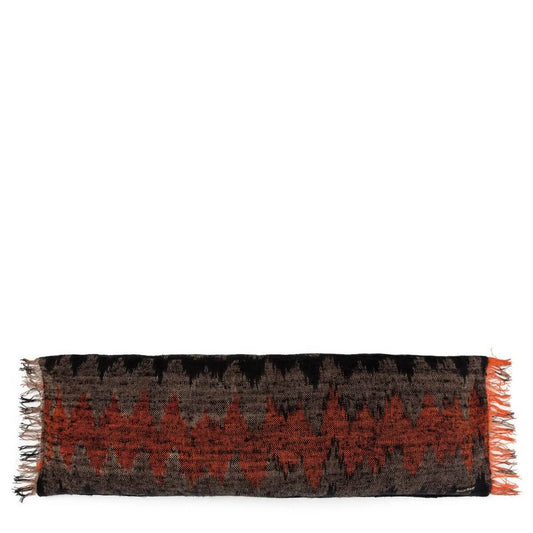 The Oh My Gee Kussenhoes - Zwart Oranje - 35x100, boho stijl katoenen kussenhoes met handgemaakte patronen, zwart en oranje design