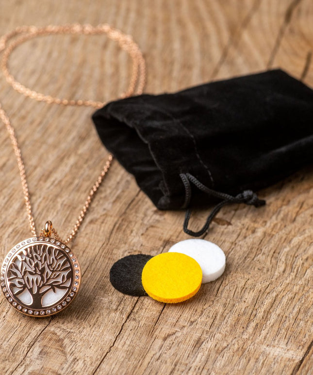 Lot 12 x ketting om Silvaé te parfumeren