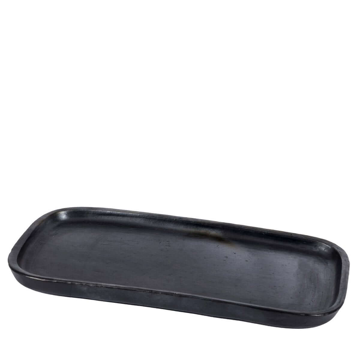 Het verbrande tapasbord, diepzwart terracotta bord ideaal voor hapjes en sushi, perfect voor stijvolle presentatie.