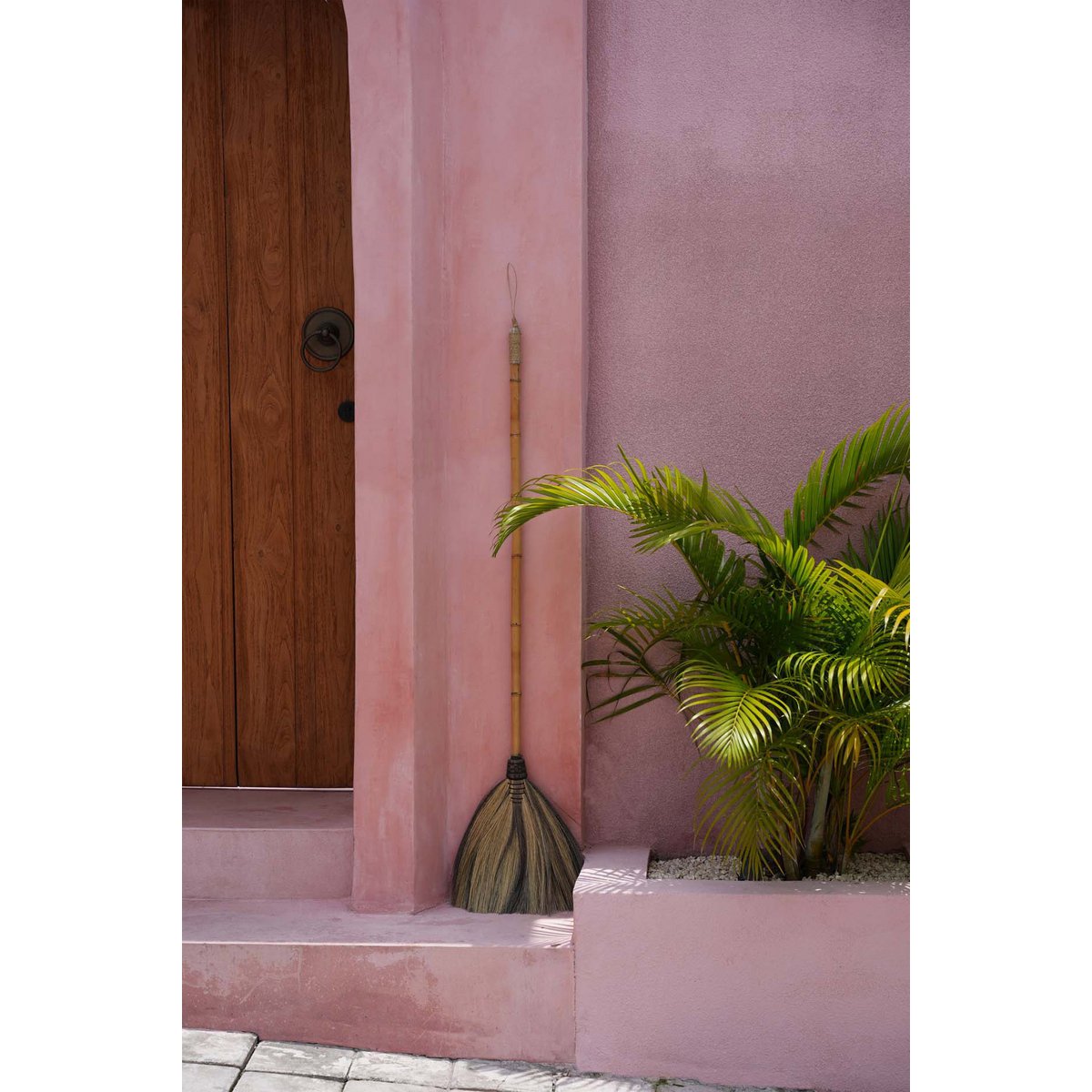 De grote bezem - natuurlijk zwart