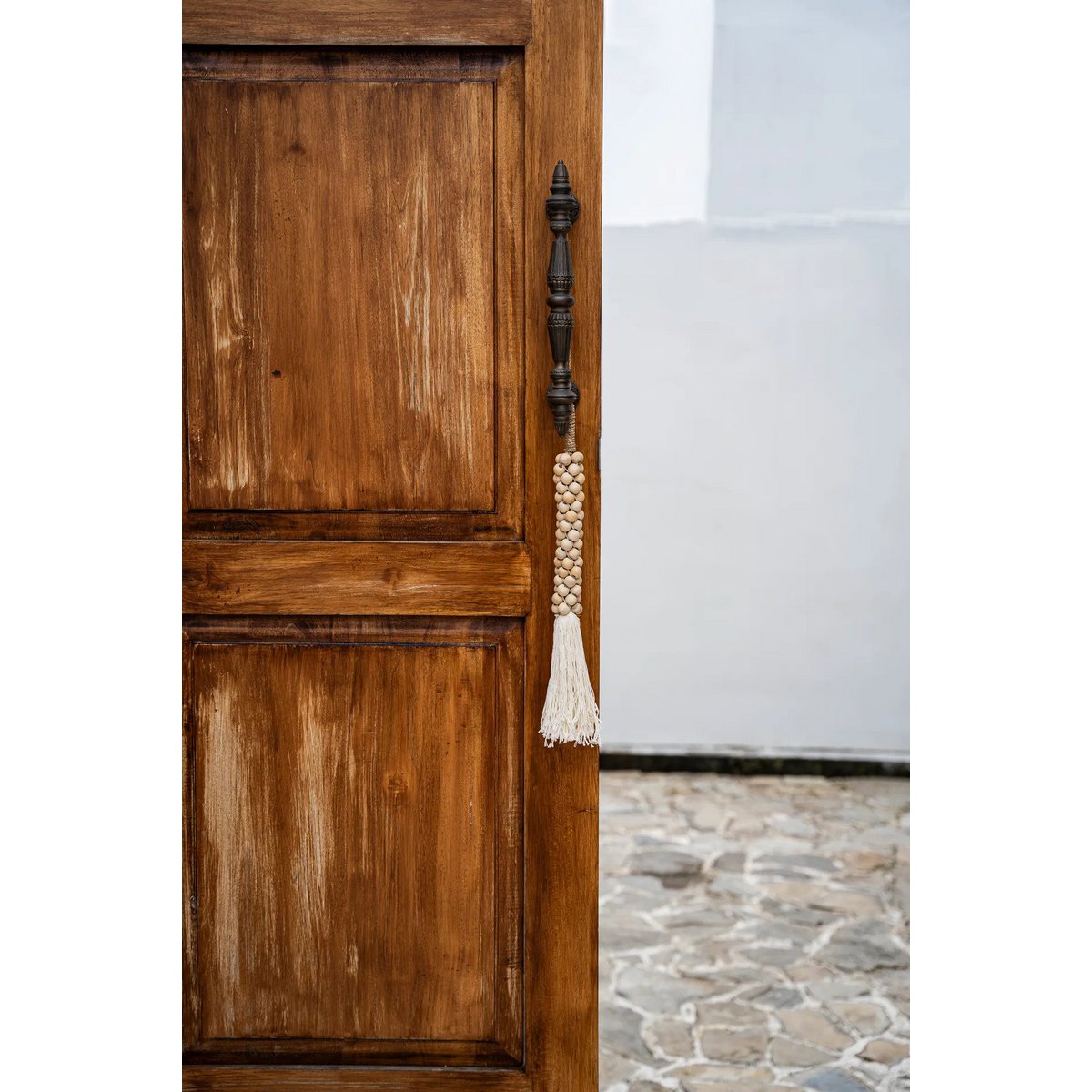 De Houten Kralen met Katoenen Kwastje - Natuurlijk Wit